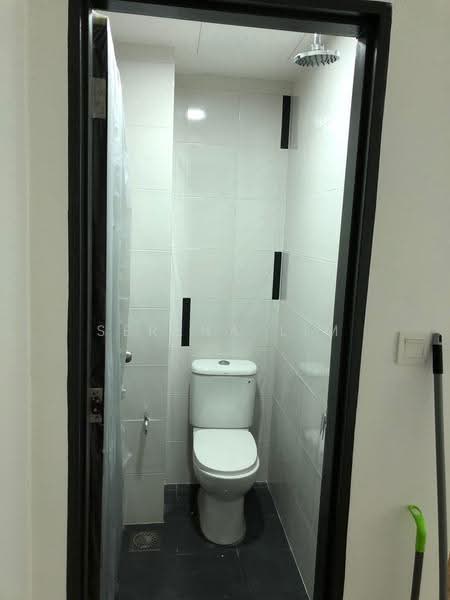 Kediaman Servis untuk Dijual di Suria Jaya - Serena Lim - Bathroom - PropertyGuru.com.my