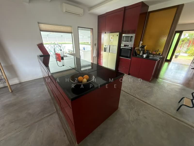 Bungalow for Sale in Tanjung Gemok (Port Dickson) - Mahzah Mohd Rapiee - Kitchen - PropertyGuru.com.my