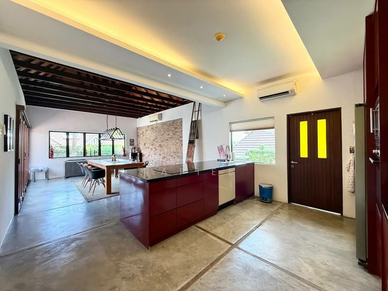 Bungalow for Sale in Tanjung Gemok (Port Dickson) - Mahzah Mohd Rapiee - Kitchen - PropertyGuru.com.my