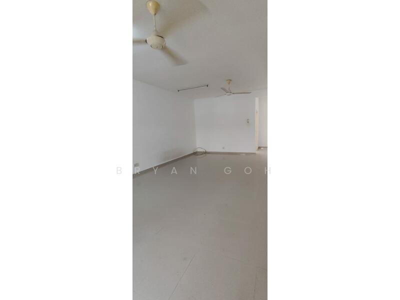 Taman Sri Pulai Perdana untuk Untuk Dijual - RM 520,000, Mac 2026 - Living Room - PropertyGuru.com.my