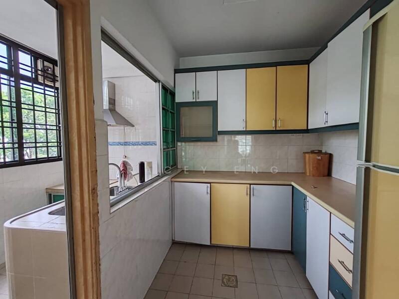 Dry Kitchen