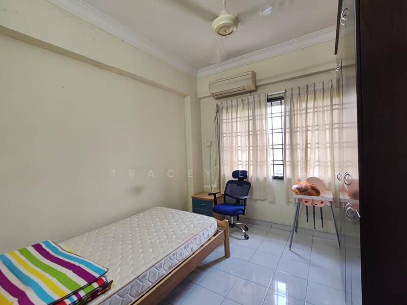 2nd Bedroom