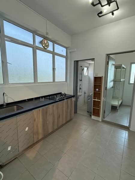 Kondominium untuk Disewa di The Latitude Condominium - Lim Keh Sin - Kitchen - PropertyGuru.com.my