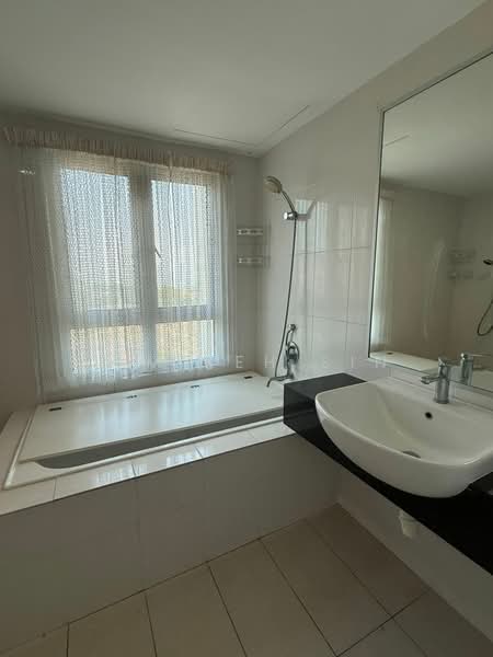 Kondominium untuk Disewa di The Latitude Condominium - Lim Keh Sin - Bathroom - PropertyGuru.com.my