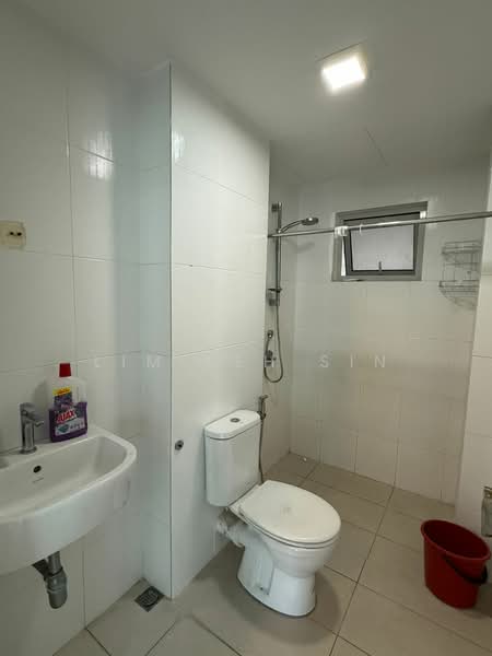 Kondominium untuk Disewa di The Latitude Condominium - Lim Keh Sin - Bathroom - PropertyGuru.com.my
