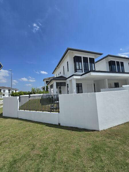 2-storey Terraced House for Sale in Bandar Puncak Alam (Puncak Alam) - Kate Lee - Exterior - PropertyGuru.com.my