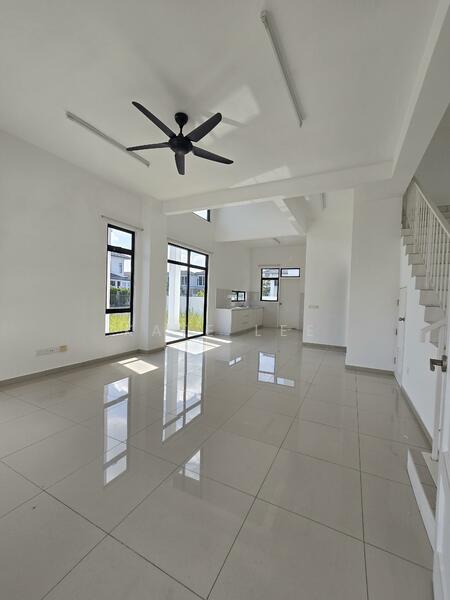 2-storey Terraced House for Sale in Bandar Puncak Alam (Puncak Alam) - Kate Lee - PropertyGuru.com.my
