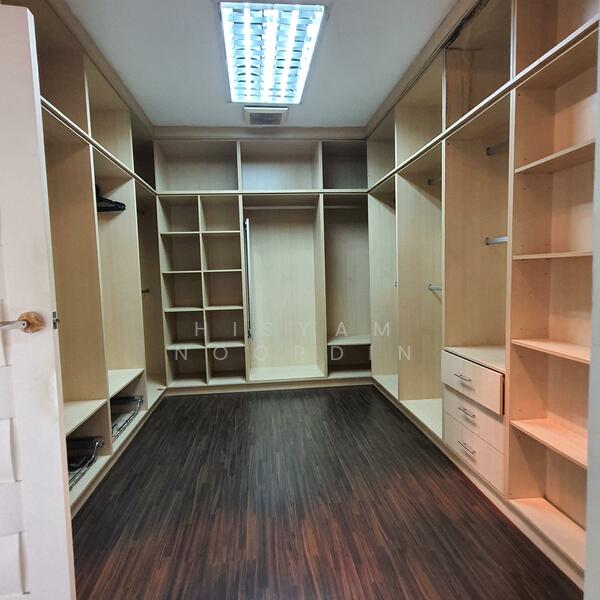 Closet