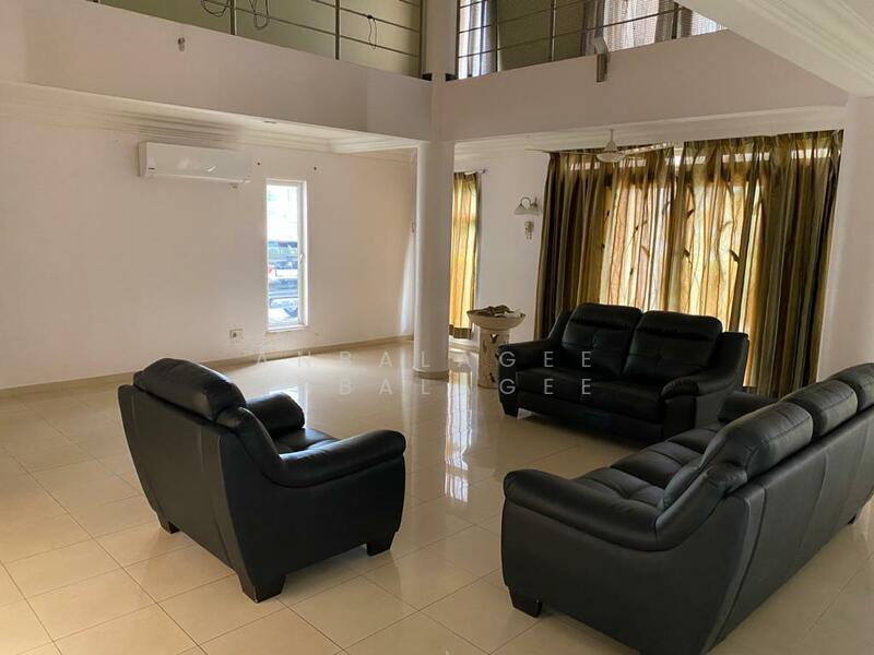 Rumah Banglo untuk Dijual di Country Heights (Kajang) - Anbalagee Anbalagee - Living Room - PropertyGuru.com.my