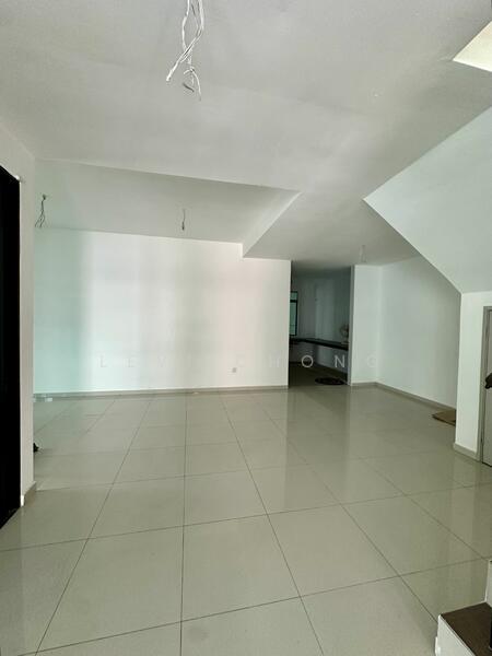 Rumah Berkembar untuk Dijual di Bandar Baru Sri Klebang (Chemor) - Levi Chong - Living Room - PropertyGuru.com.my