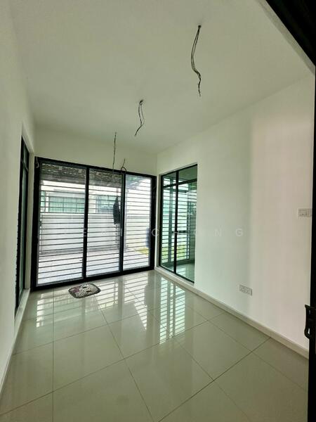 Rumah Berkembar untuk Dijual di Bandar Baru Sri Klebang (Chemor) - Levi Chong - Living Room - PropertyGuru.com.my