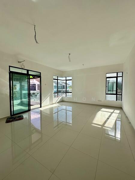 Rumah Berkembar untuk Dijual di Bandar Baru Sri Klebang (Chemor) - Levi Chong - Living Room - PropertyGuru.com.my