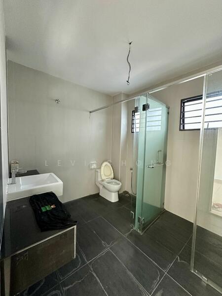 Rumah Berkembar untuk Dijual di Bandar Baru Sri Klebang (Chemor) - Levi Chong - Bathroom - PropertyGuru.com.my