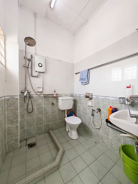 Rumah Teres 2-Tingkat untuk Dijual di Taman Putra Prima (Puchong) - Chow Kok Toong - Bathroom - PropertyGuru.com.my