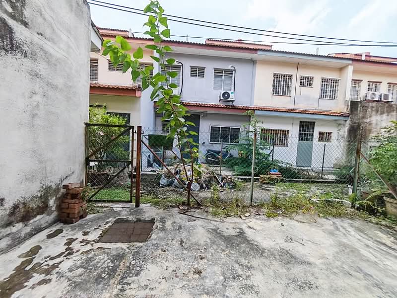 Rumah Teres 2-Tingkat untuk Dijual di Taman Putra Prima (Puchong) - Chow Kok Toong - Exterior - PropertyGuru.com.my