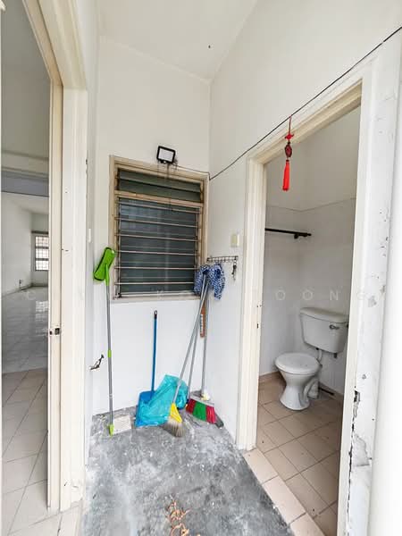Rumah Teres 2-Tingkat untuk Dijual di Taman Putra Prima (Puchong) - Chow Kok Toong - Bathroom - PropertyGuru.com.my