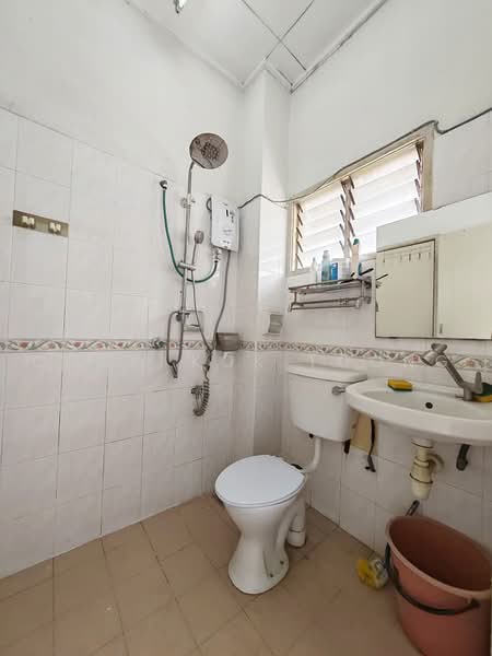 Rumah Teres 2-Tingkat untuk Dijual di Taman Putra Prima (Puchong) - Chow Kok Toong - Bathroom - PropertyGuru.com.my