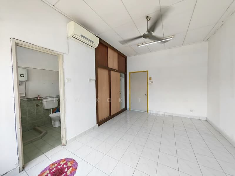 Rumah Teres 2-Tingkat untuk Dijual di Taman Putra Prima (Puchong) - Chow Kok Toong - Bathroom - PropertyGuru.com.my