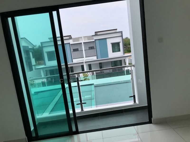 Semi-Detached House for Sale in Dengkil (Selangor) - Michael Chan - Balcony - PropertyGuru.com.my
