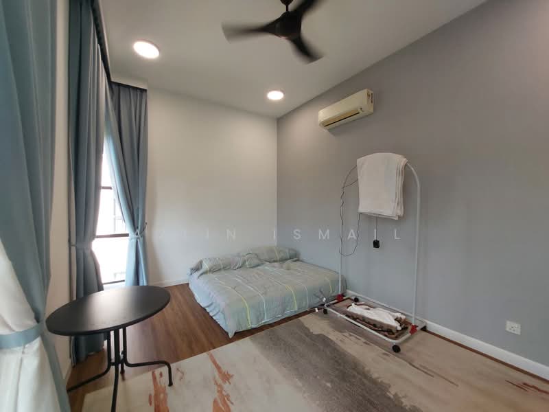 Condominium for Sale at Isle of Kamares - Azlin Ismail - Bedroom - PropertyGuru.com.my