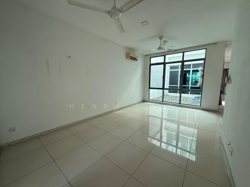 Rumah Teres 2 Tingkat untuk Dijual di Setia Eco Glades (Cyberjaya) - Henry Liew - Living Room - PropertyGuru.com.my