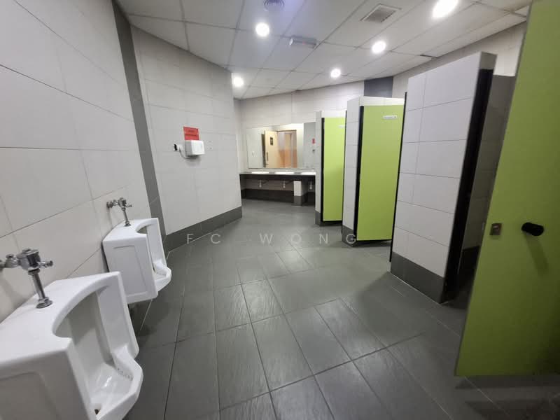 Shop / Office for Rent in BANDAR PUCHONG JAYA (Puchong) - FC Wong - Public Bathroom - PropertyGuru.com.my