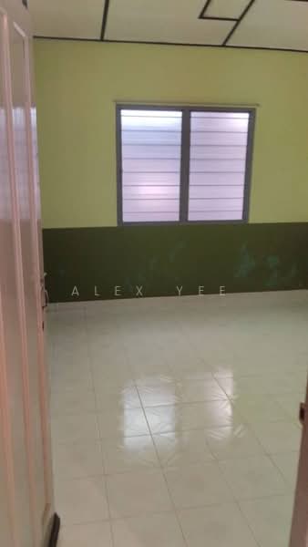 Semi-Detached House for Sale in Taman Foo Onn (Ipoh) - Alex Yee - Bedroom - PropertyGuru.com.my