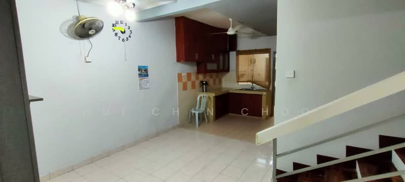 2-storey Terraced House for Sale in Taman Bukit Emas (Balakong) - Chris Choo - Kitchen - PropertyGuru.com.my