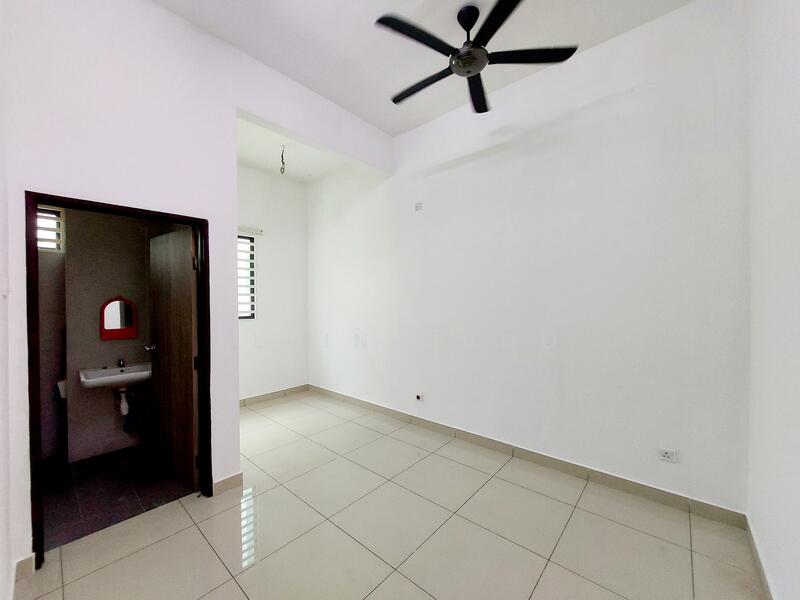 Rumah Teres untuk Dijual di Taman Seri Juru (Bukit Minyak) - Elvin Choo - Bathroom - PropertyGuru.com.my