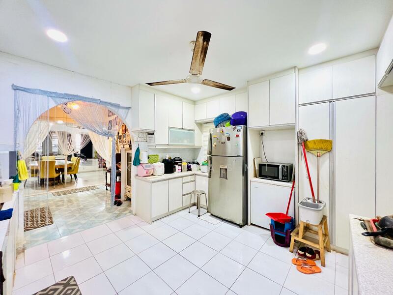 2-Storey House at Taman Selayang Indah untuk Untuk Dijual - RM 800,000, Feb 2026 - Kitchen - PropertyGuru.com.my