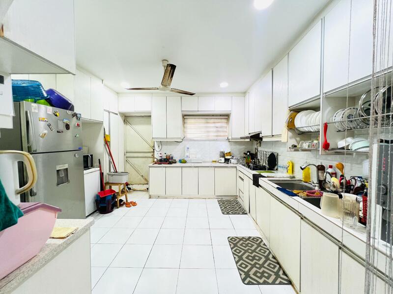 2-Storey House at Taman Selayang Indah untuk Untuk Dijual - RM 800,000, Feb 2026 - Kitchen - PropertyGuru.com.my