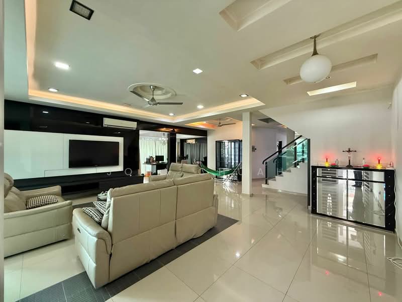 2-storey Terraced House for Sale in Taman Ipoh Timur (Ipoh) - John Chuah - Living Room - PropertyGuru.com.my