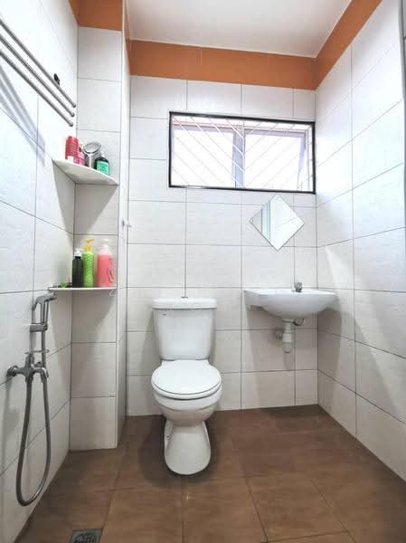 2-storey Terraced House for Sale in Wangsa Melawati (Wangsa Maju) - Zhi Hong Loh - Bathroom - PropertyGuru.com.my