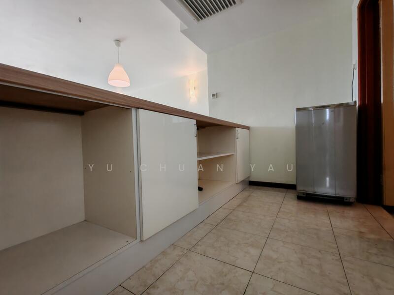 Dry Kitchen