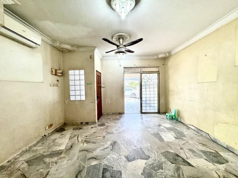 Rumah Teres 2-Tingkat untuk Dijual di Taman Wawasan (Puchong) - Evelyn Cheah - Living Room - PropertyGuru.com.my