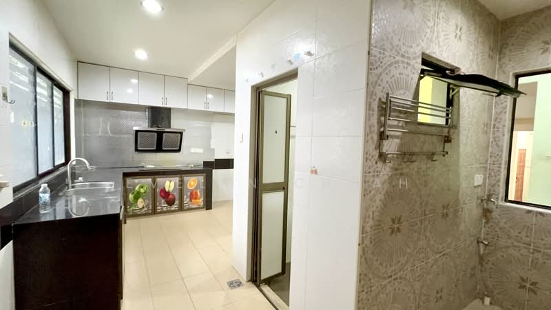 Rumah Teres 2-Tingkat untuk Dijual di Taman Wawasan (Puchong) - Evelyn Cheah - Kitchen - PropertyGuru.com.my