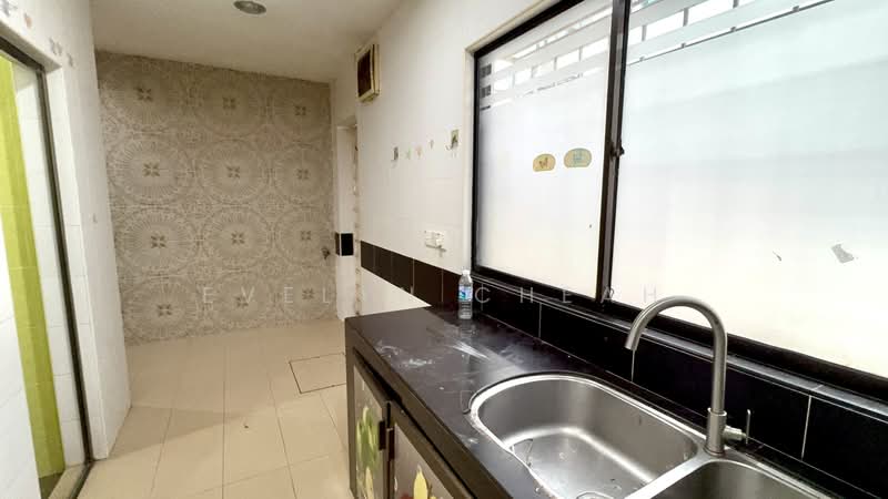 Rumah Teres 2-Tingkat untuk Dijual di Taman Wawasan (Puchong) - Evelyn Cheah - Kitchen - PropertyGuru.com.my