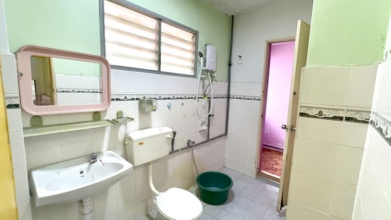 Rumah Teres 2-Tingkat untuk Dijual di Taman Wawasan (Puchong) - Evelyn Cheah - Bathroom - PropertyGuru.com.my