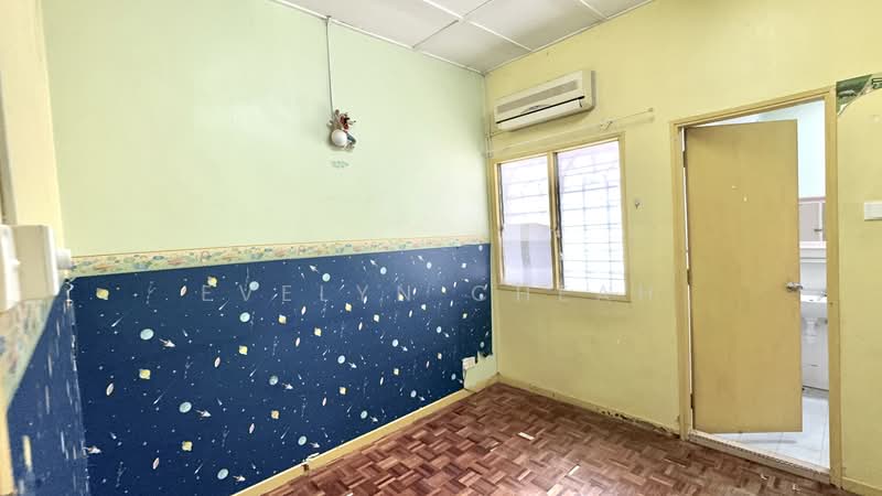 Rumah Teres 2-Tingkat untuk Dijual di Taman Wawasan (Puchong) - Evelyn Cheah - Bedroom 3 - PropertyGuru.com.my