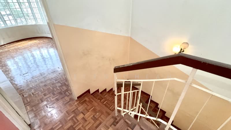 Rumah Teres 2-Tingkat untuk Dijual di Taman Wawasan (Puchong) - Evelyn Cheah - Staircase - PropertyGuru.com.my