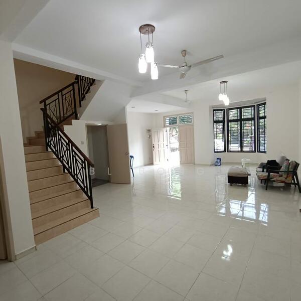 Rumah Teres untuk Dijual di Taman Muzaffar Heights (Bukit Katil) - BL Bong - Living Room - PropertyGuru.com.my