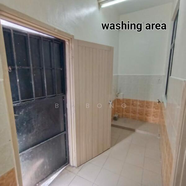 Rumah Teres untuk Dijual di Taman Muzaffar Heights (Bukit Katil) - BL Bong - Bathroom - PropertyGuru.com.my