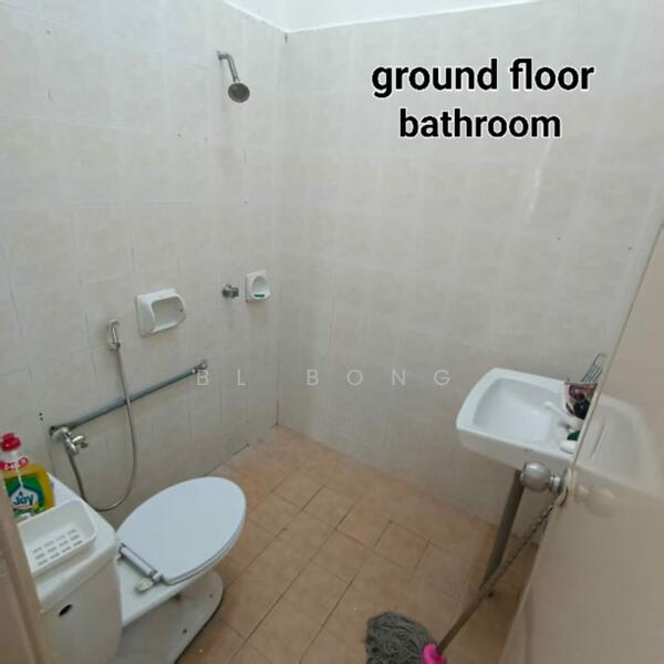 Rumah Teres untuk Dijual di Taman Muzaffar Heights (Bukit Katil) - BL Bong - Bathroom - PropertyGuru.com.my