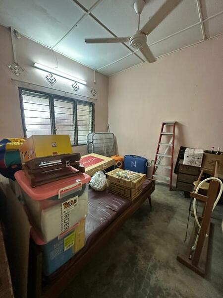 Taman Seaview untuk Untuk Dijual - RM 380,000, Mac 2026 - Bedroom - PropertyGuru.com.my