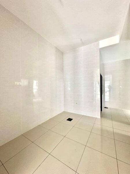 For Sale - Crystal Lagenda Putra Kulai