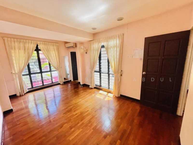 Rumah Teres 2 Tingkat untuk Dijual di Bukit Jelutong (Shah Alam) - Rafedah Binti Abdul Aziz - PropertyGuru.com.my