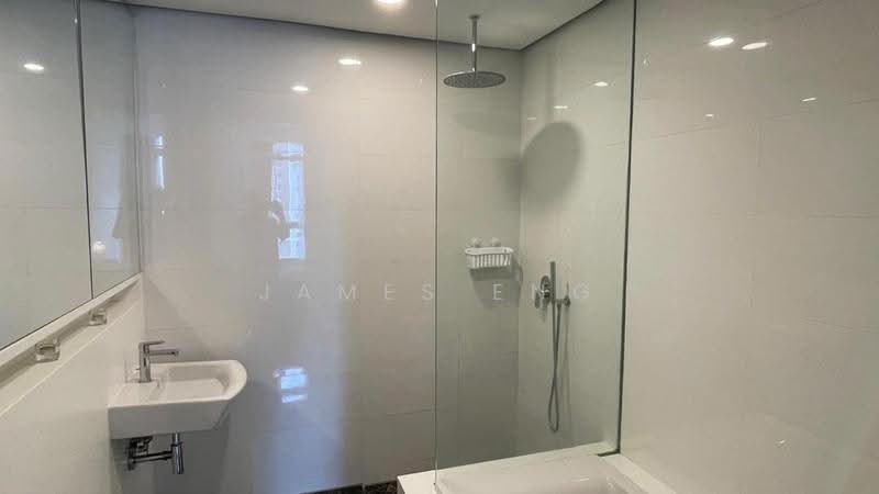 Kediaman Servis untuk Dijual di Arcoris Residences - James Eng - Bathroom - PropertyGuru.com.my