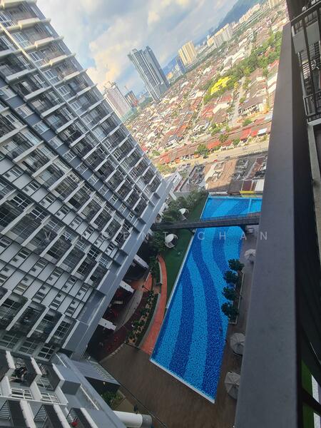 Pool View & City View