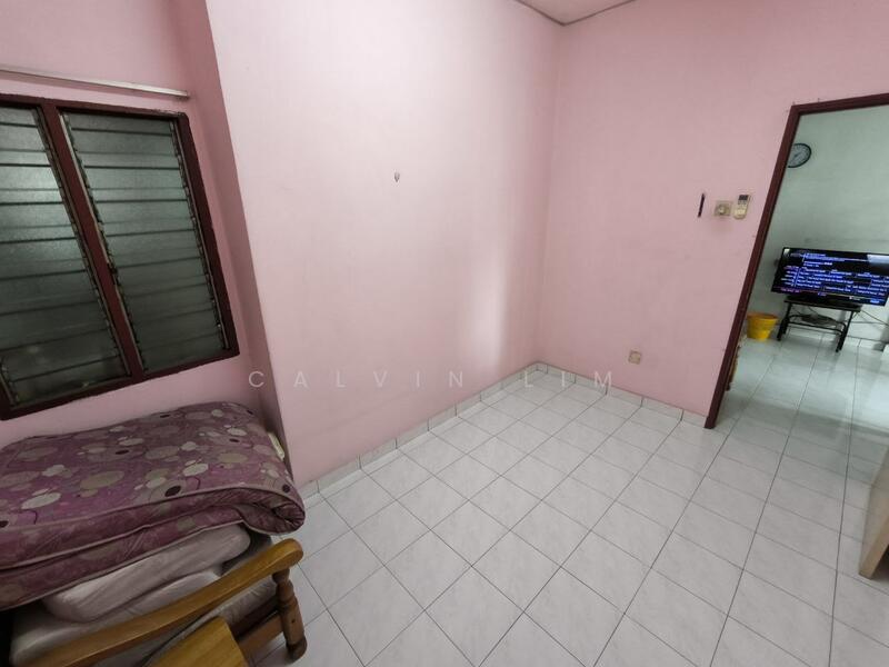 Flat for Sale at Taman Sri Kuching - Calvin Lim - Bedroom - PropertyGuru.com.my