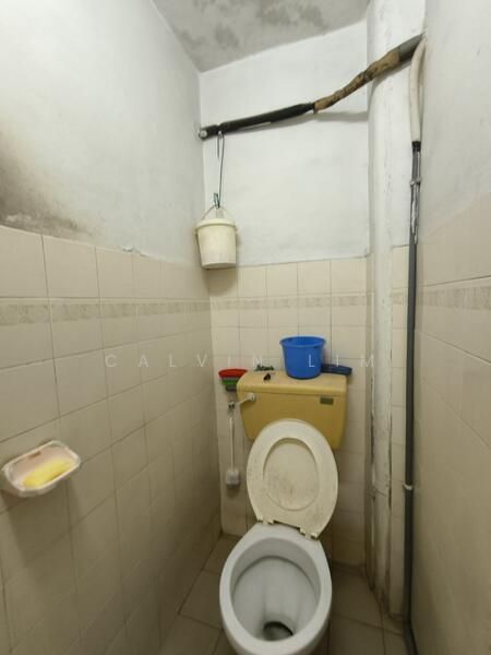 Flat for Sale at Taman Sri Kuching - Calvin Lim - Bathroom - PropertyGuru.com.my